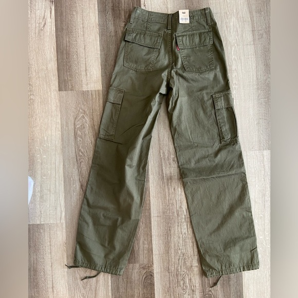 NWT LEVIS CARGOS GREEN - Picture 2 of 4